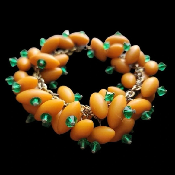 BAKELITE 1930s Vintage Butterscotch Beads & Green Crystal Cluster Fruit Bracelet - Picture 1 of 7